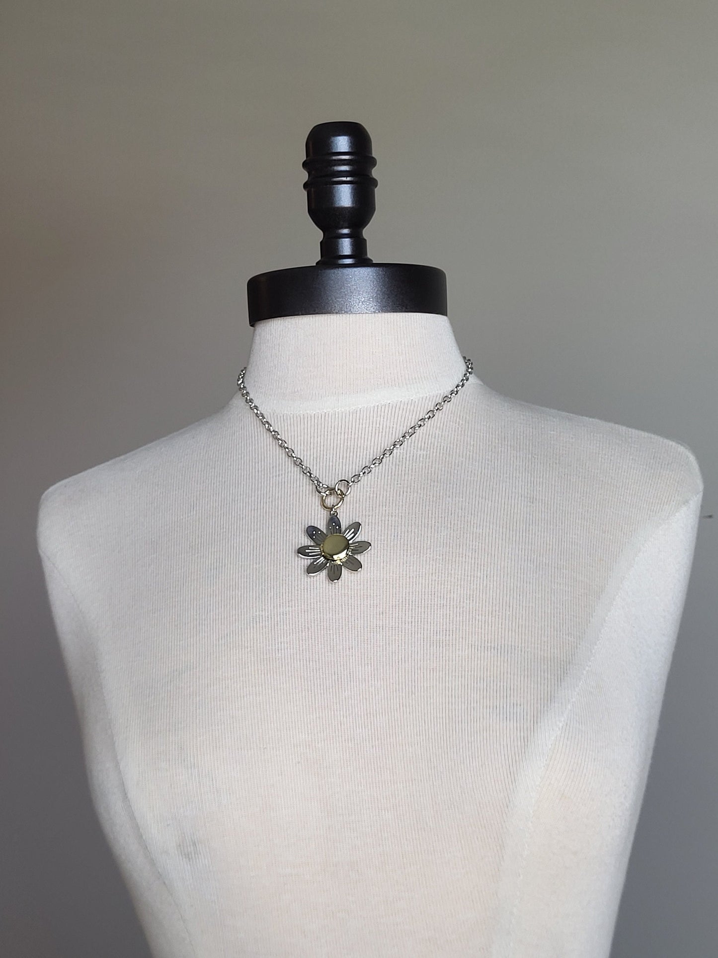 Minimalist Silver Flower Pendant Necklace - Petite Dainty Jewelry