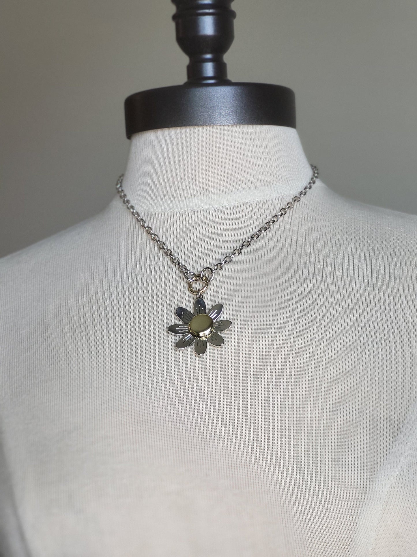 Minimalist Silver Flower Pendant Necklace - Petite Dainty Jewelry