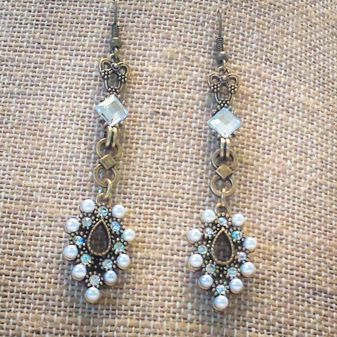 Pearl Dangle Earrings Victorian rhinestone and pearl drop earrings